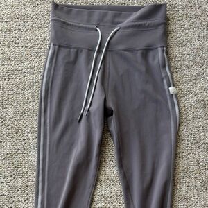 Vuori Gray Women's Leggings